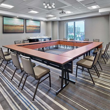 Doubletree By Hilton Edmonton Downtown Hotel Екстериор снимка