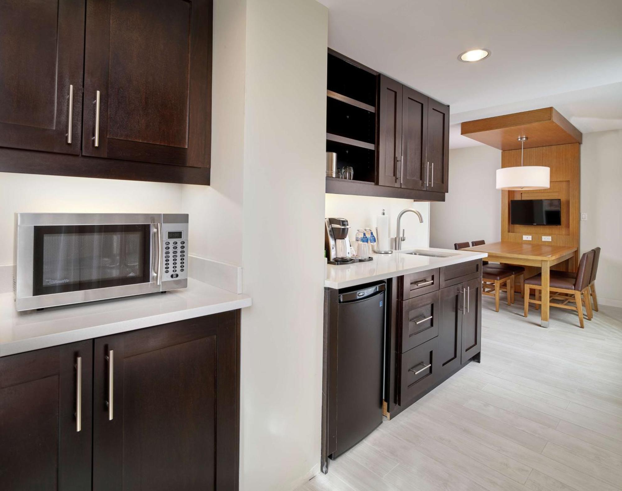 Doubletree By Hilton Edmonton Downtown Hotel Екстериор снимка