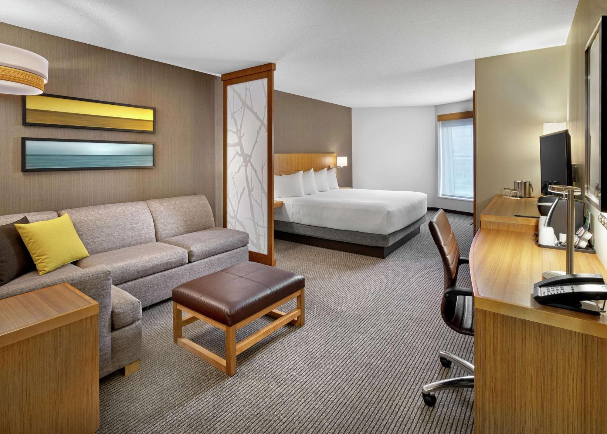 Doubletree By Hilton Edmonton Downtown Hotel Екстериор снимка