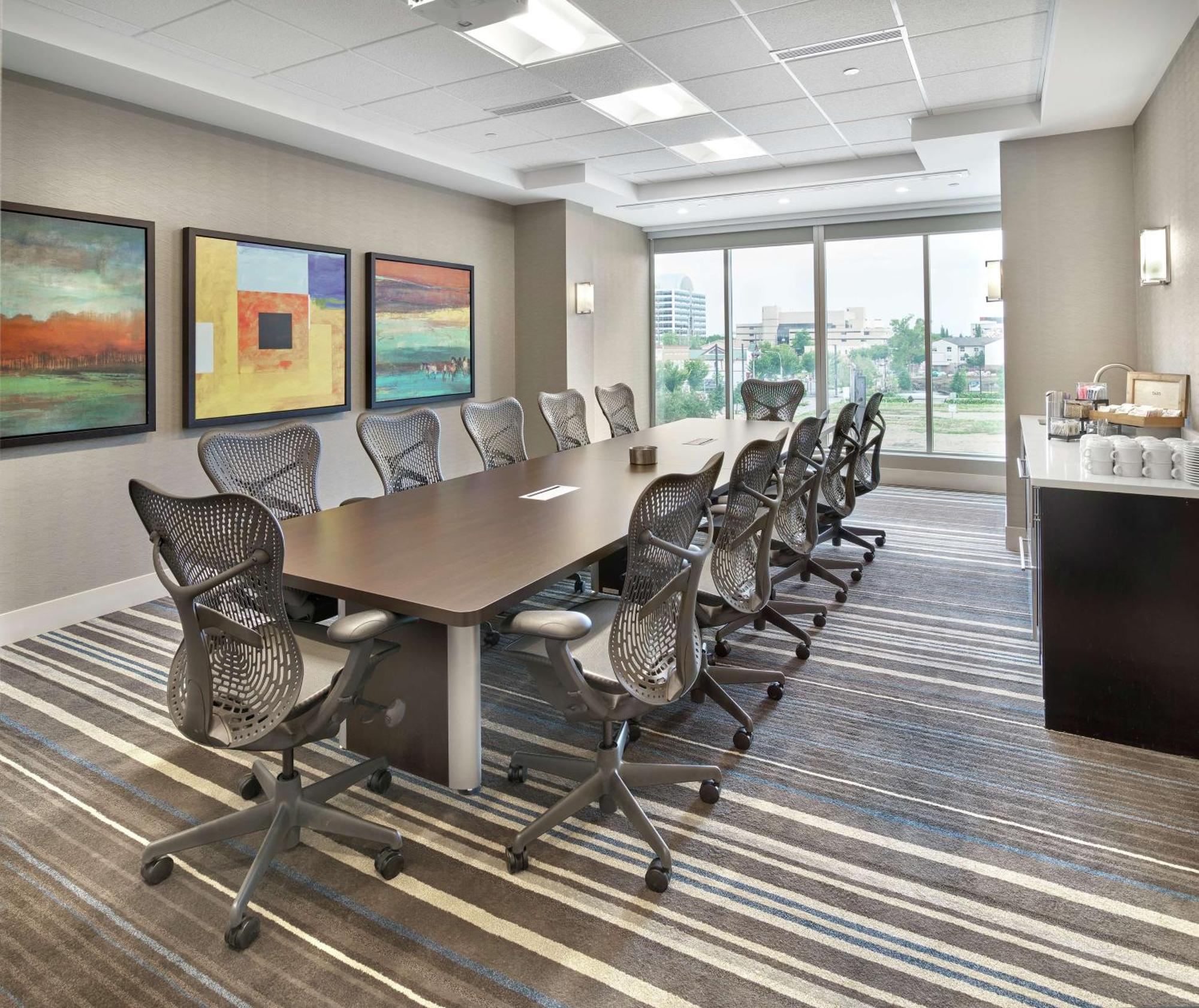 Doubletree By Hilton Edmonton Downtown Hotel Екстериор снимка