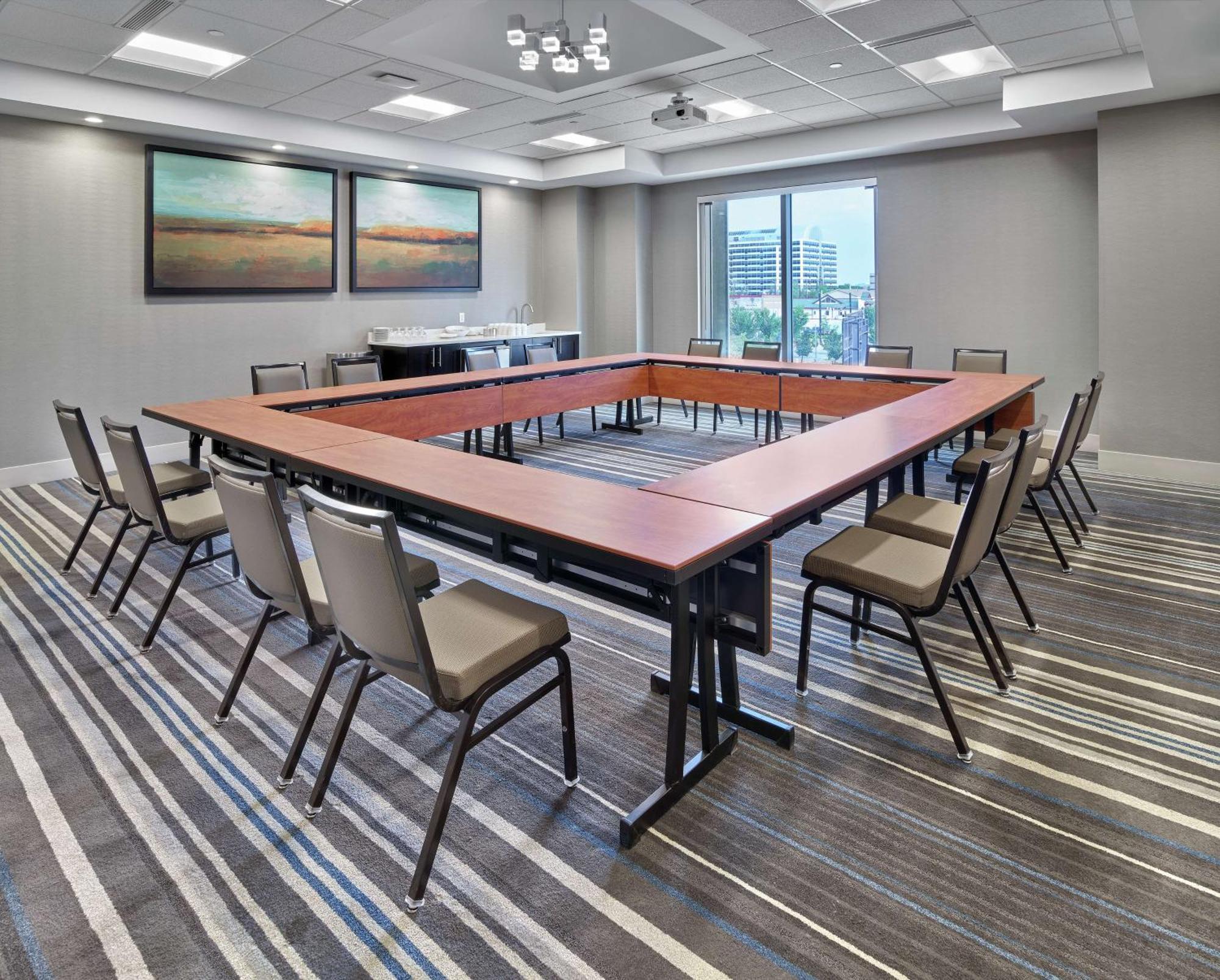 Doubletree By Hilton Edmonton Downtown Hotel Екстериор снимка