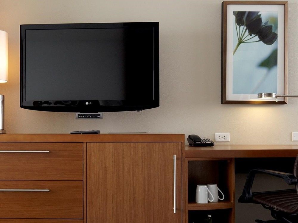 Doubletree By Hilton Edmonton Downtown Hotel Екстериор снимка