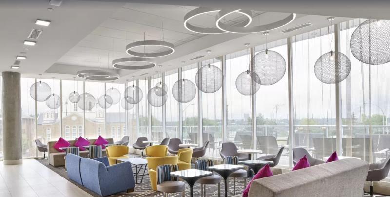 Doubletree By Hilton Edmonton Downtown Hotel Екстериор снимка
