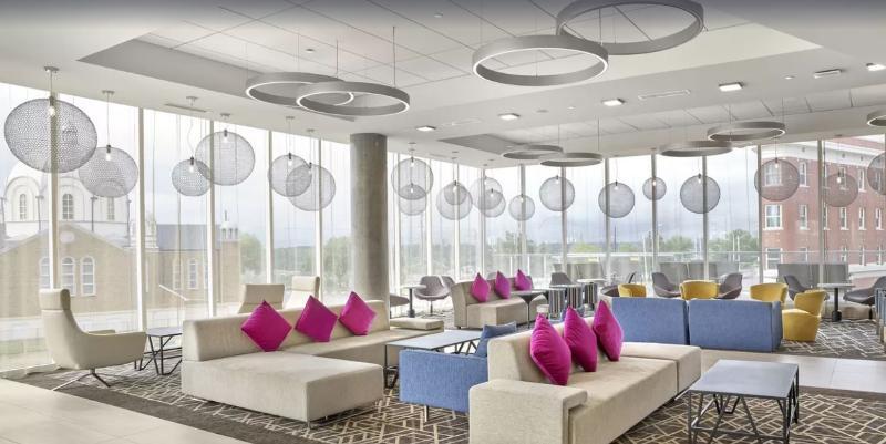 Doubletree By Hilton Edmonton Downtown Hotel Екстериор снимка