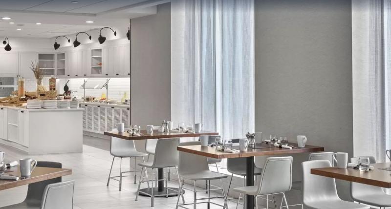 Doubletree By Hilton Edmonton Downtown Hotel Екстериор снимка