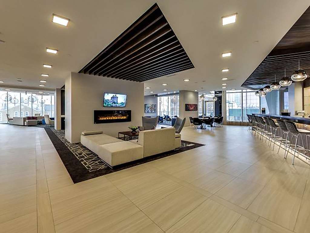 Doubletree By Hilton Edmonton Downtown Hotel Интериор снимка